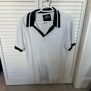 Hollister Men's White Polo Shirt with Black Accents